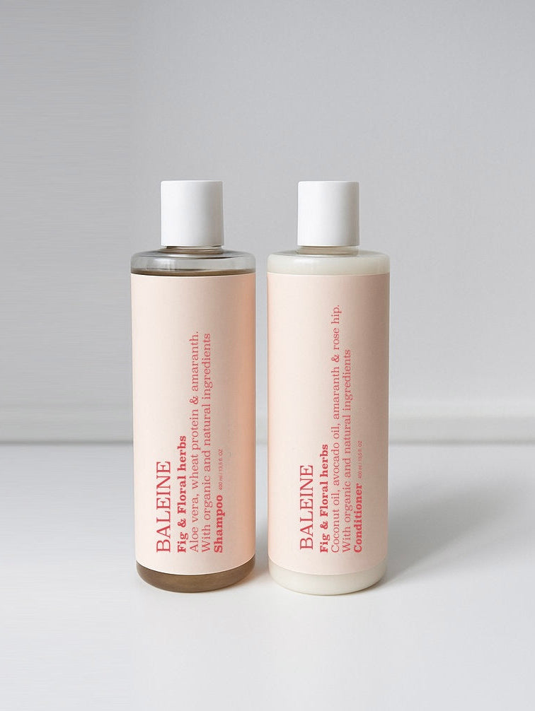 Sulphate-free shampoo and conditioner with fig & floral herbs scent, for soft, well-cared-for hair | Sulfatfri shampoo og balsam med duft af fig & floral herbs, for blødt og velplejet hår.
