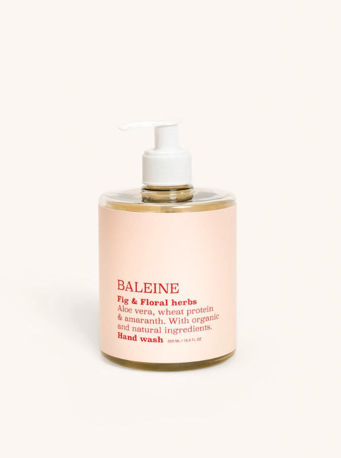Hand soap with natural and organic ingredients in the scent of fig & floral herbs – gentle and nourishing | Håndsæbe med naturlige og økologiske ingredienser i duften fig & floral herbs – mild og plejende.