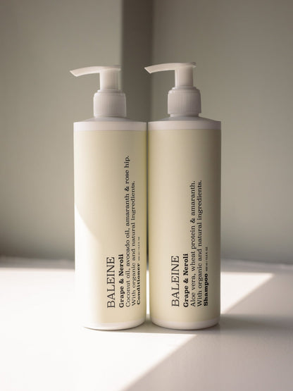 Shampoo and conditioner with a fresh grape & neroli scent, perfect for daily hair care and hydration | Shampoo og balsam med en frisk duft af grape & neroli, perfekt til daglig hårpleje og fugtighed.